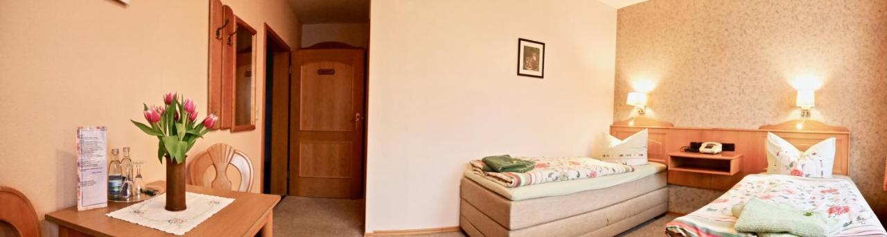 Pension Gruenes Herz Tonndorf ภายนอก รูปภาพ