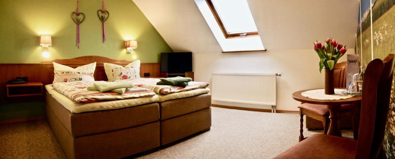 Pension Gruenes Herz Tonndorf ภายนอก รูปภาพ