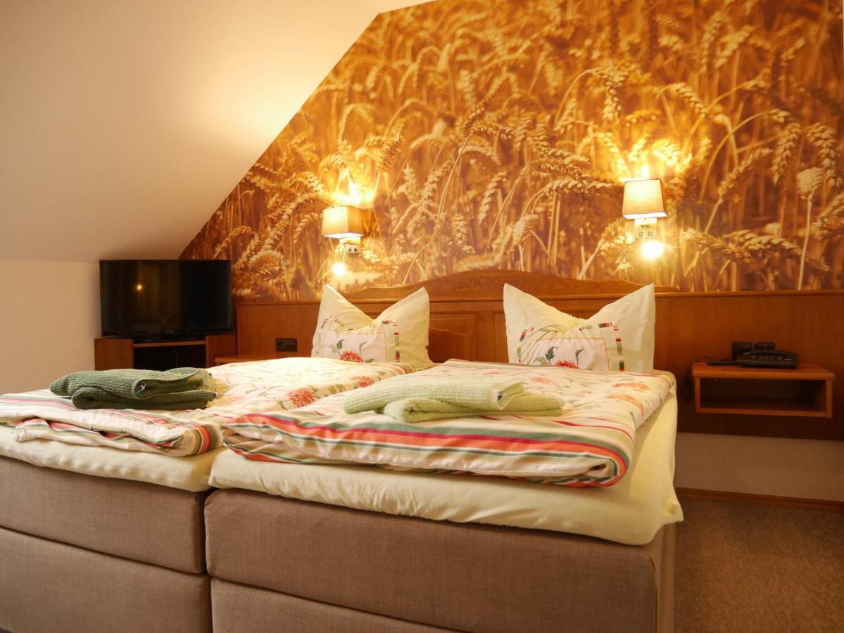 Pension Gruenes Herz Tonndorf ภายนอก รูปภาพ